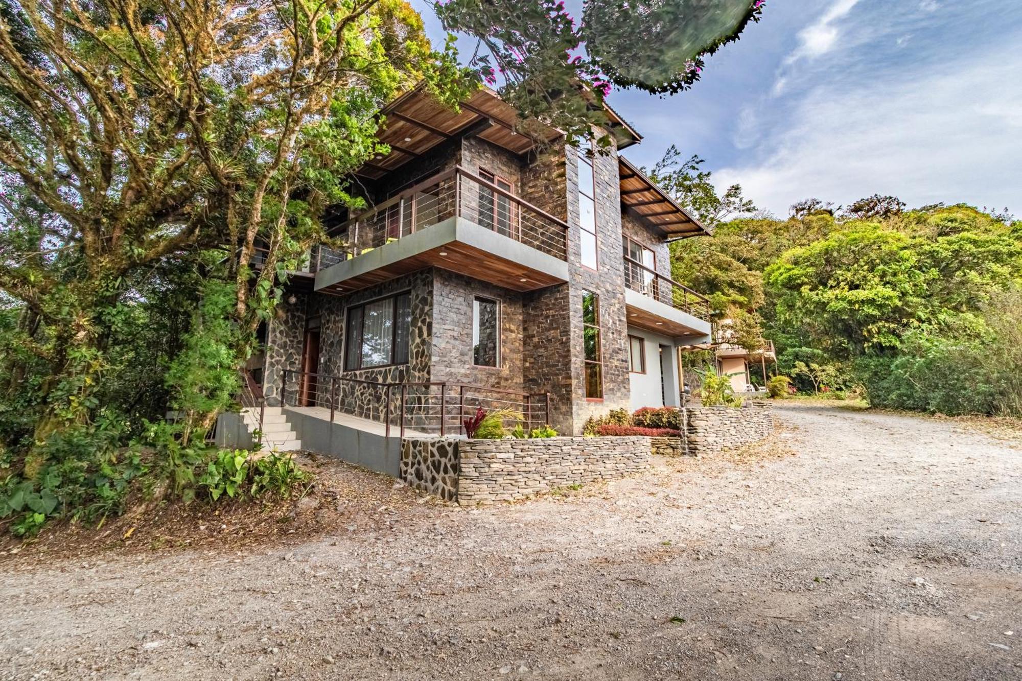 Cougar Monteverde Kültér fotó